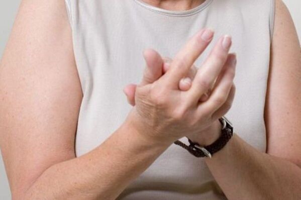 dolore alle articolazioni delle dita foto 3